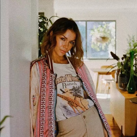 Mystic Winds vintage tee - Picture 14 of 16